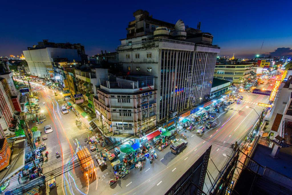 Warm White Hostel Bangkok Exteriör bild